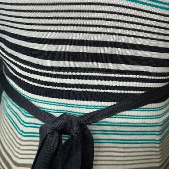 •BCBG MAXAZRIA• - Picture 4 of 6